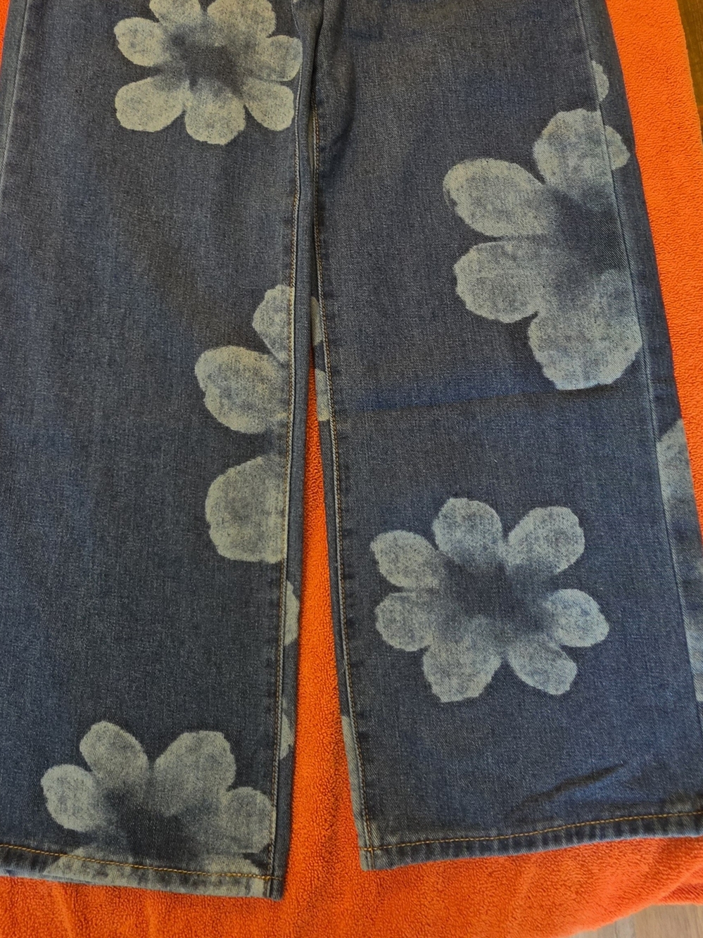 Fashion Nova Women's Dark Blue Floral Bleach-Effect Jeans - Picture 5 of 5